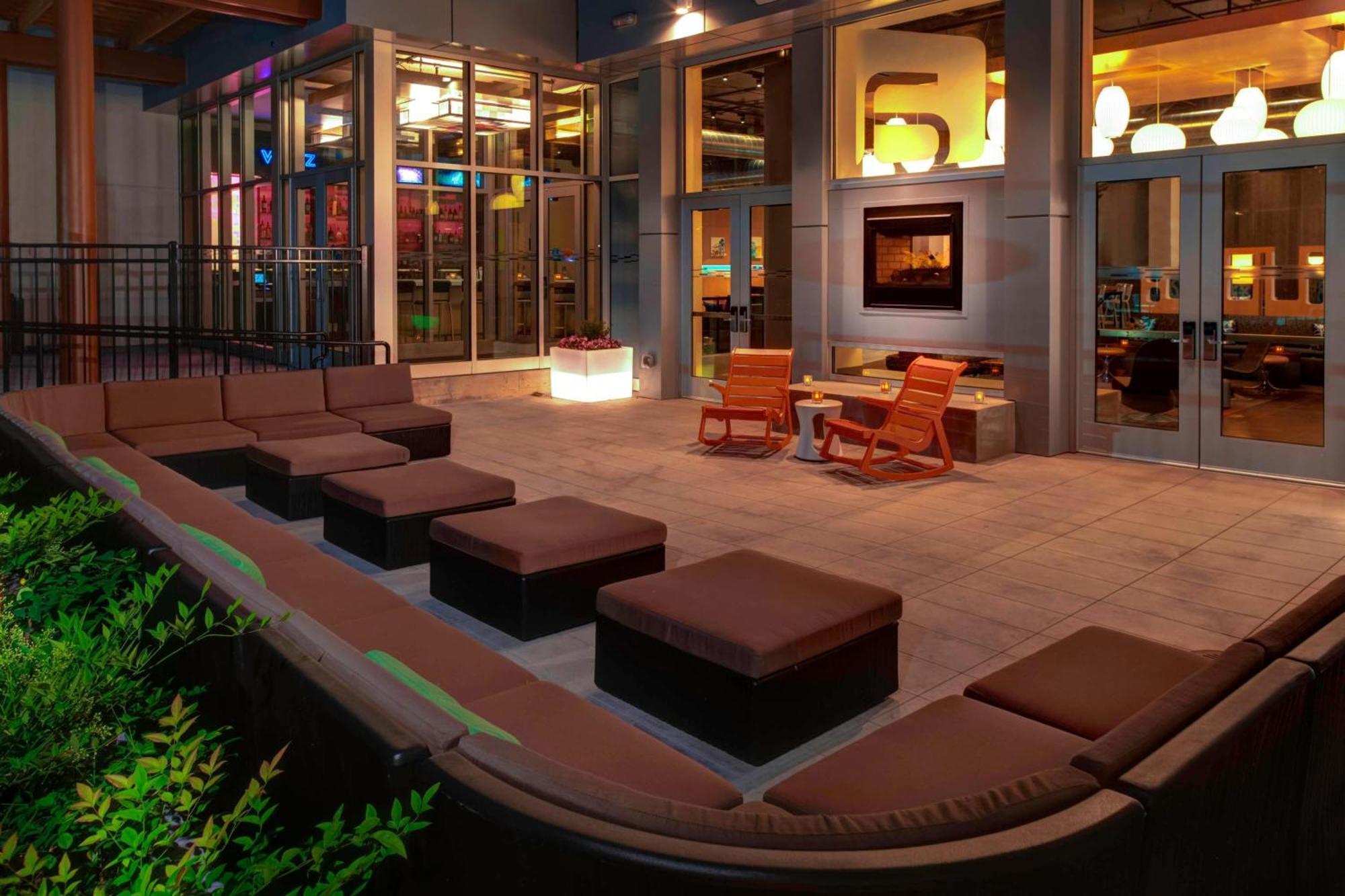 Hotel Aloft Wichita Exterior foto