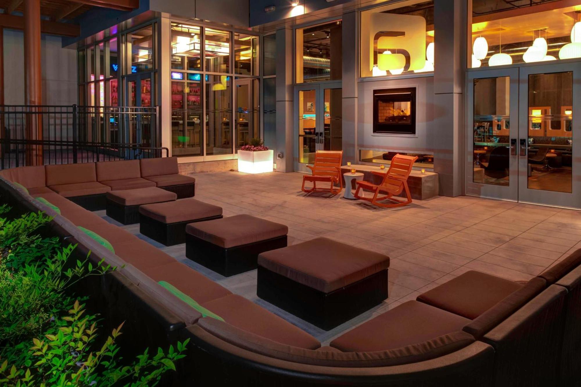 Hotel Aloft Wichita Exterior foto
