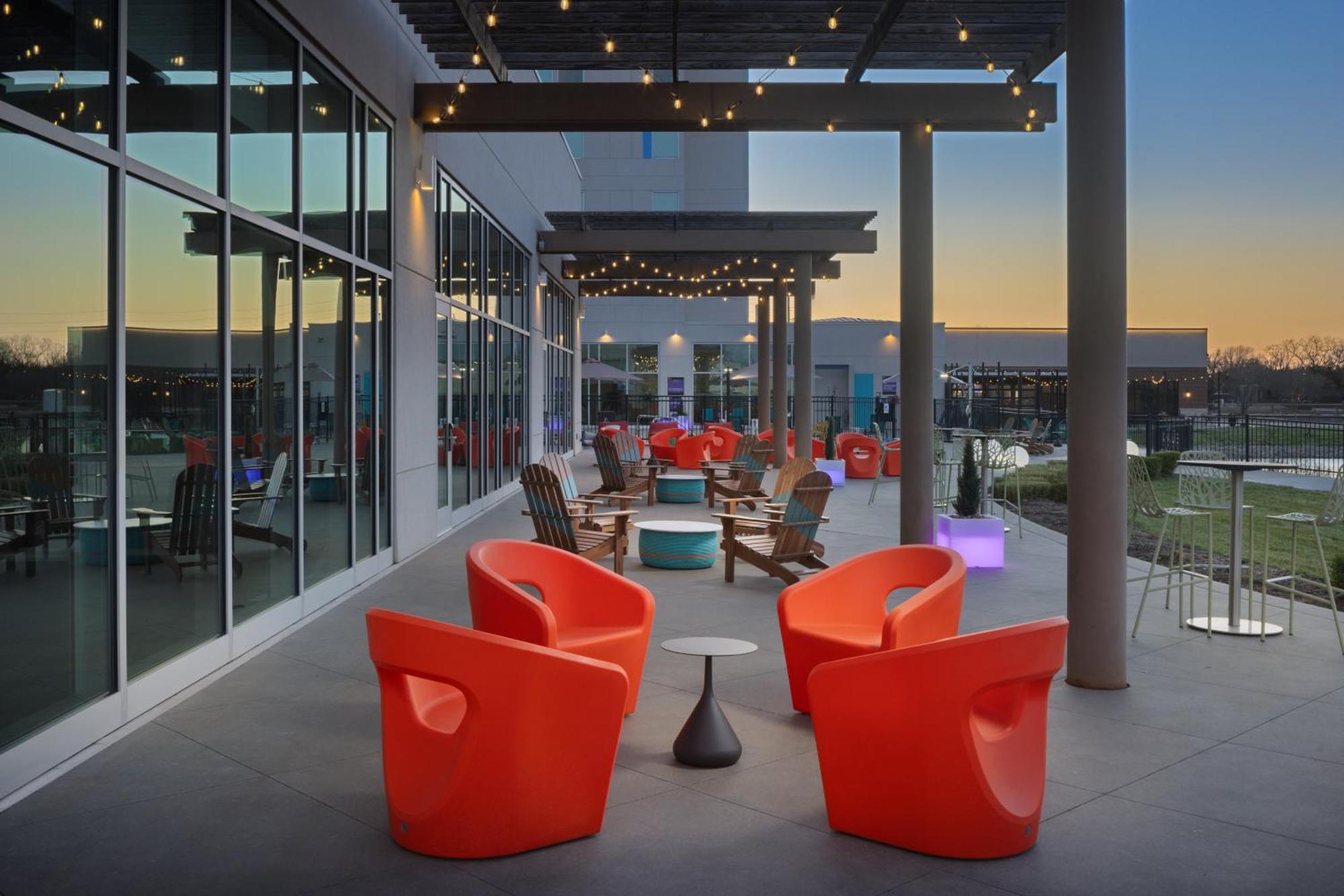 Hotel Aloft Wichita Exterior foto