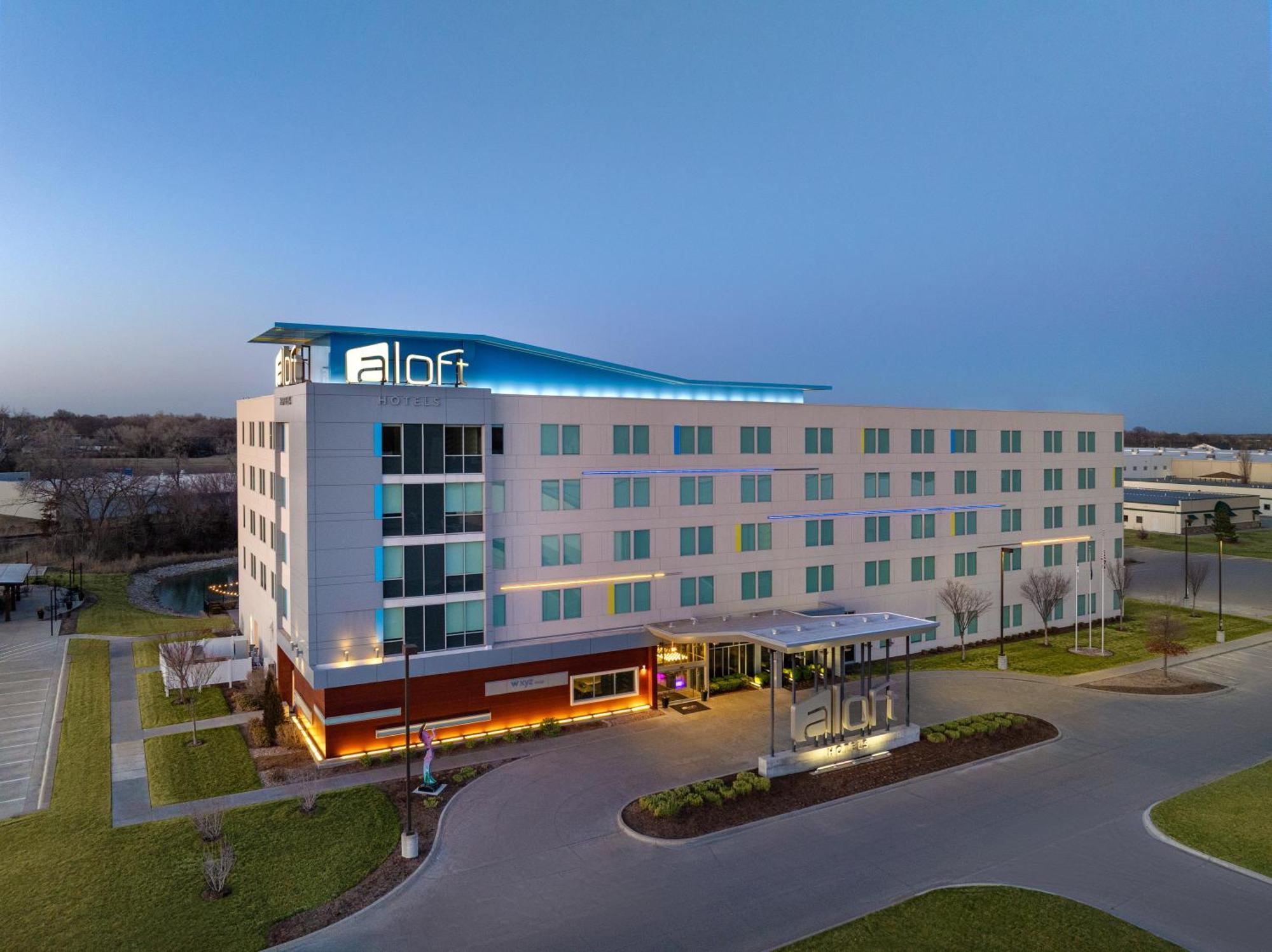 Hotel Aloft Wichita Exterior foto