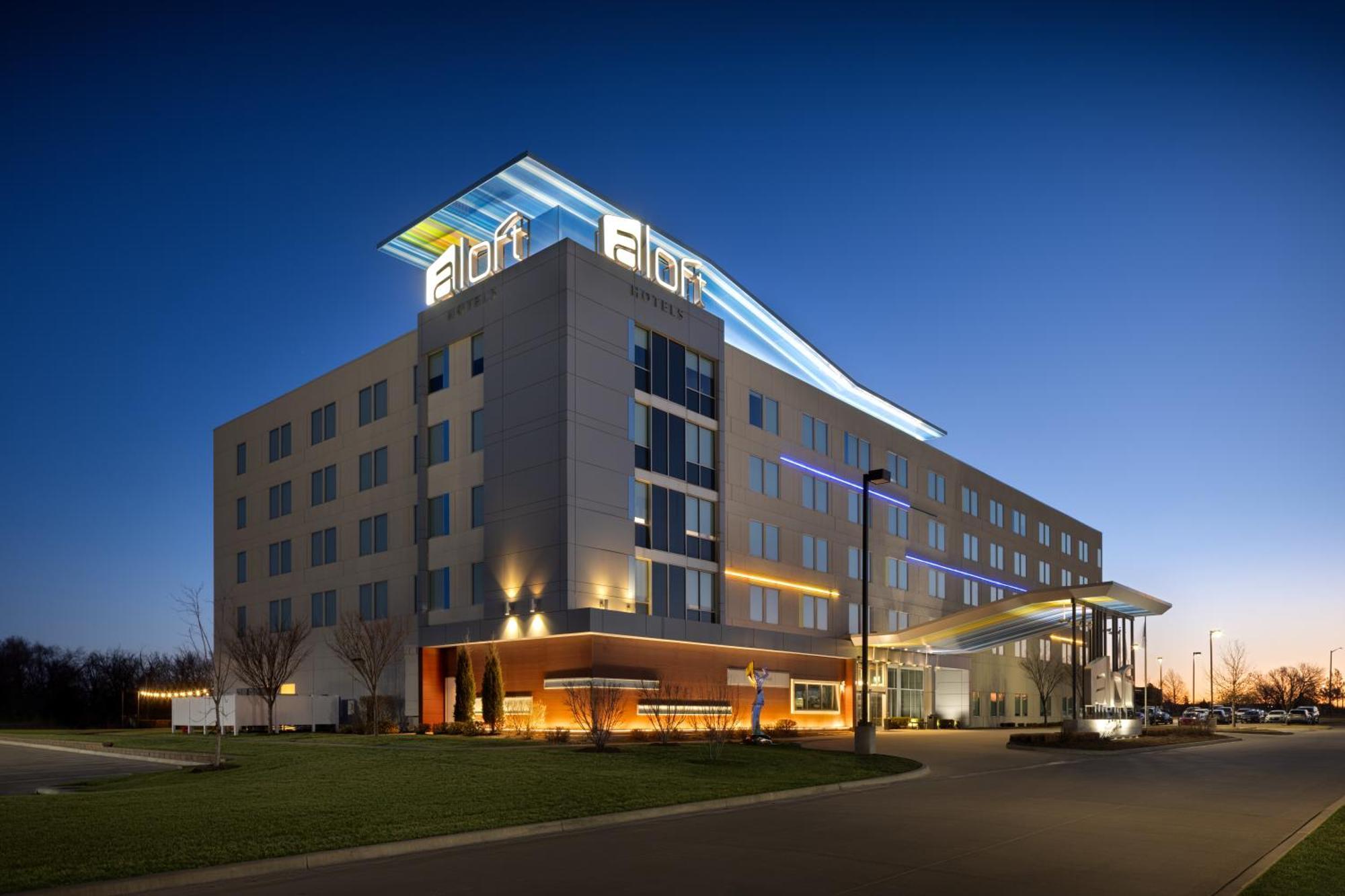 Hotel Aloft Wichita Exterior foto
